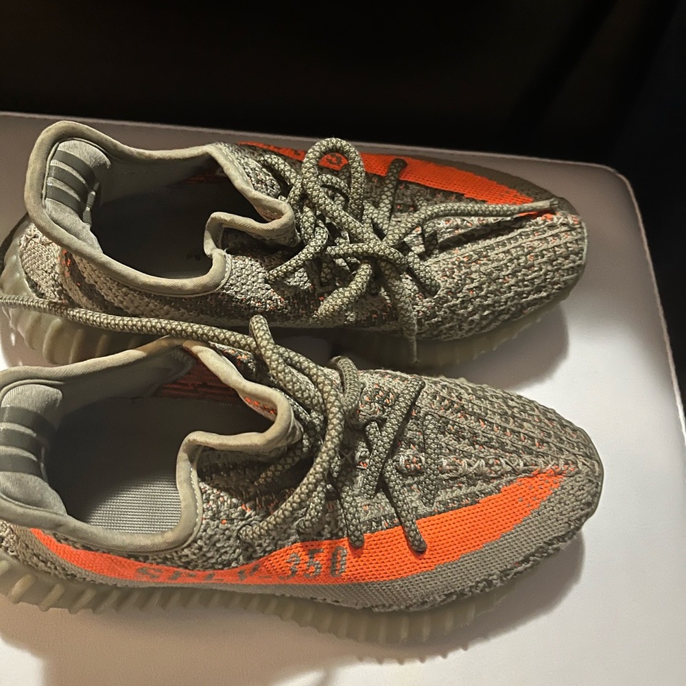 Yeezy size 5 unisex